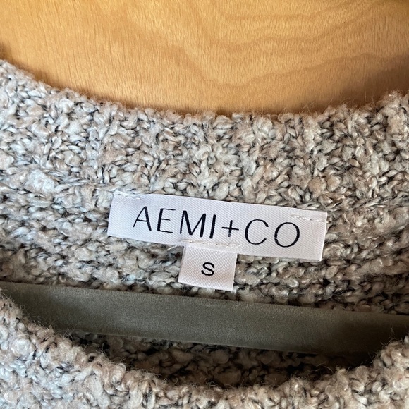 Sweater - Picture 2 of 4